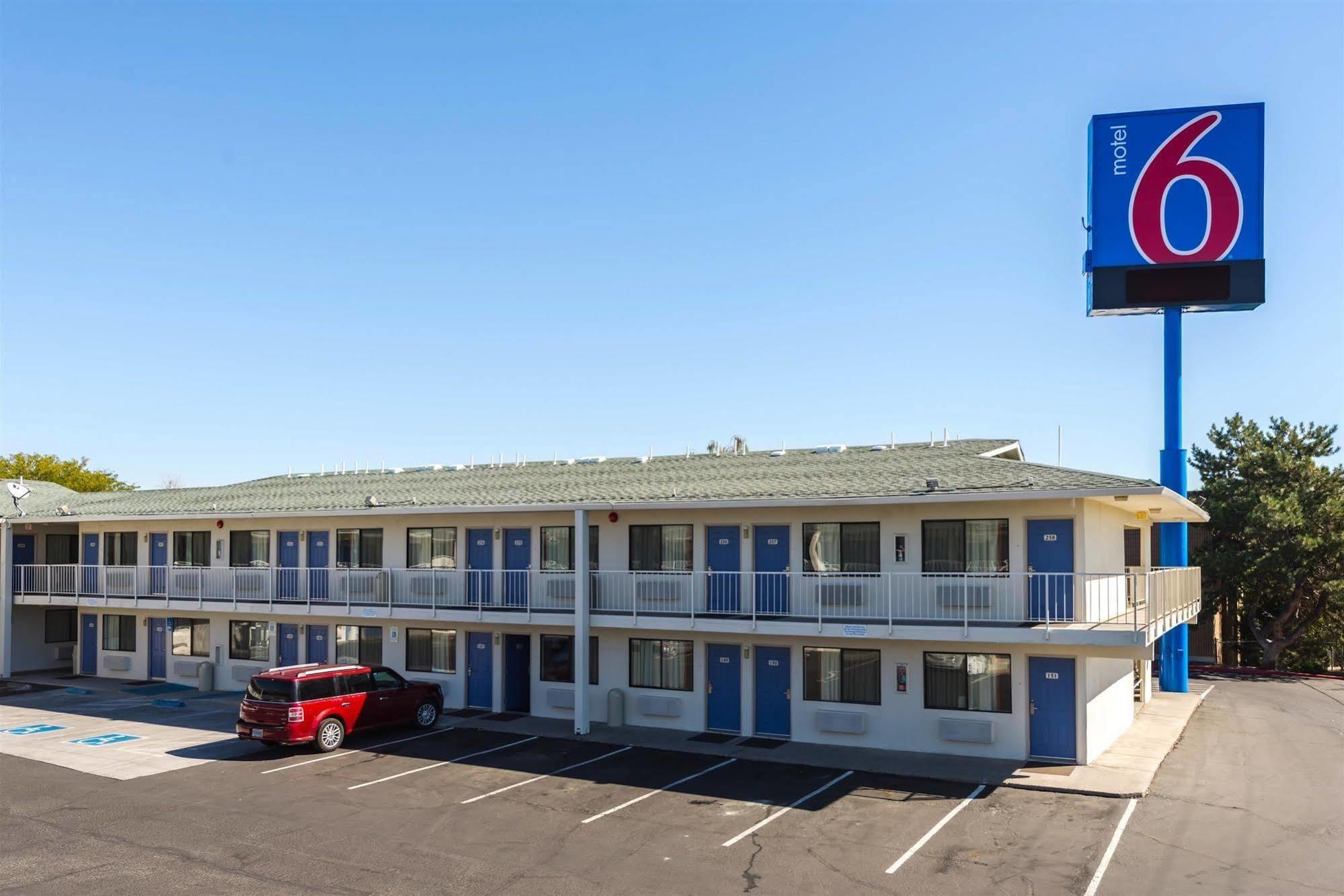 Motel 6-Reno, Nv - West Экстерьер фото